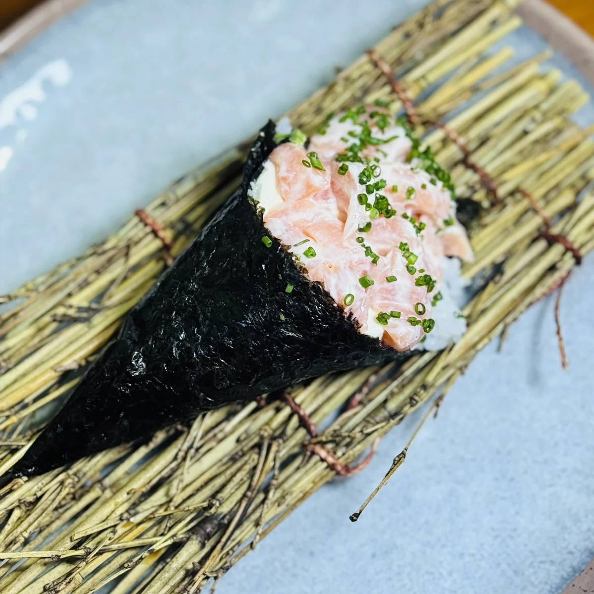 Temaki Salmão — Ziron Sushi